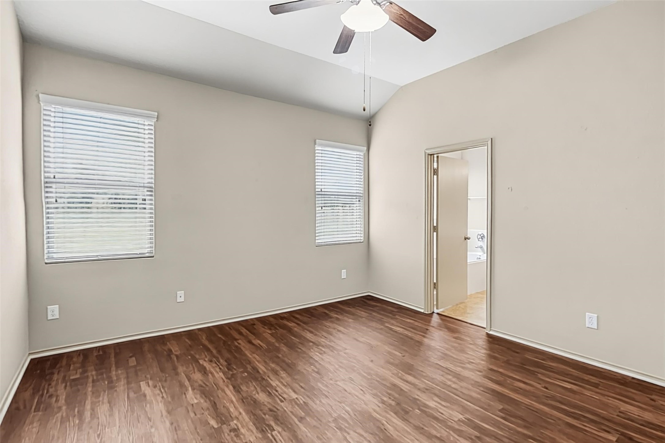 9922 Sterling Place Drive, Conroe, TX 77303