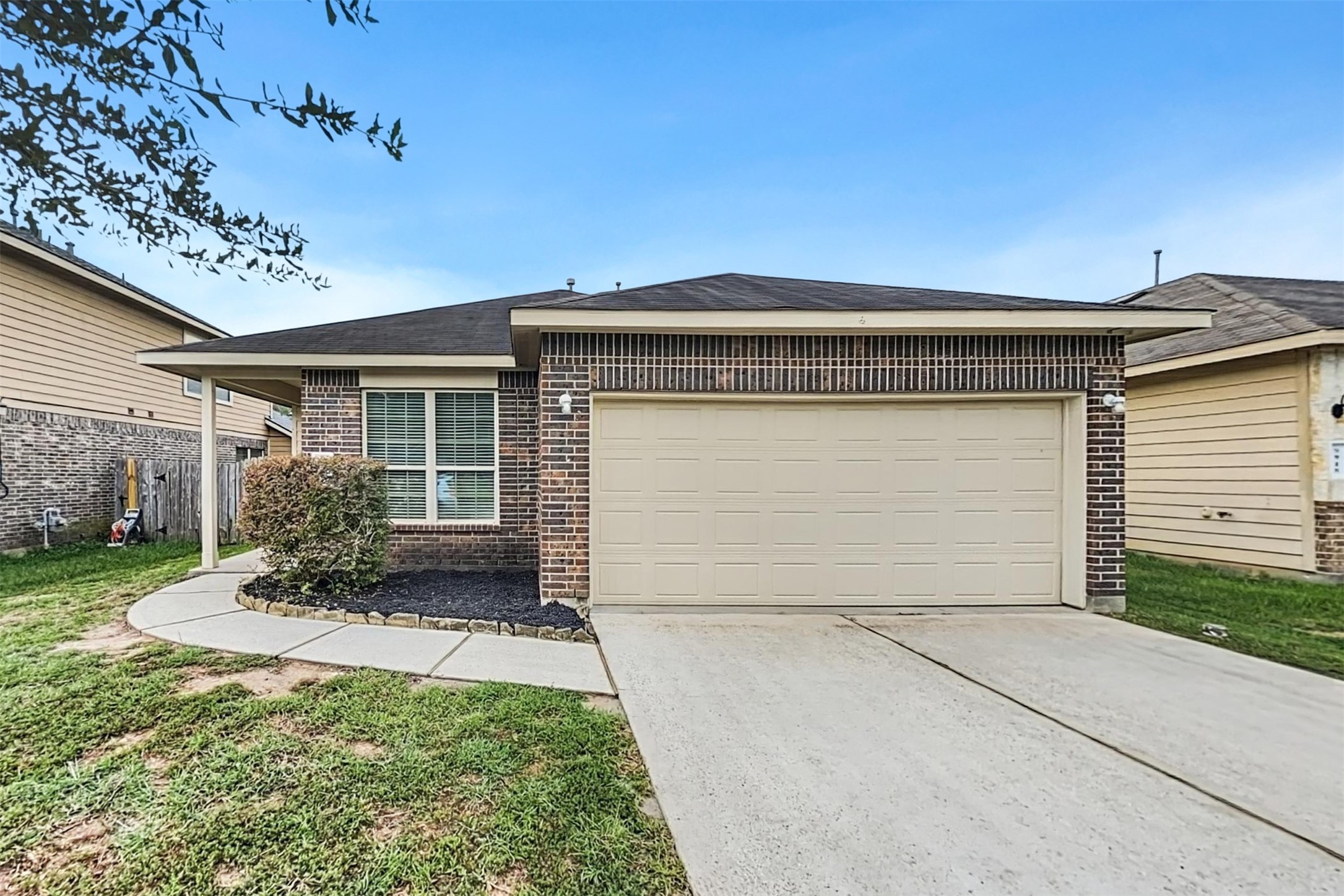 9922 Sterling Place Drive, Conroe, TX 77303 9922 Sterling Place Drive, Conroe, TX 77303