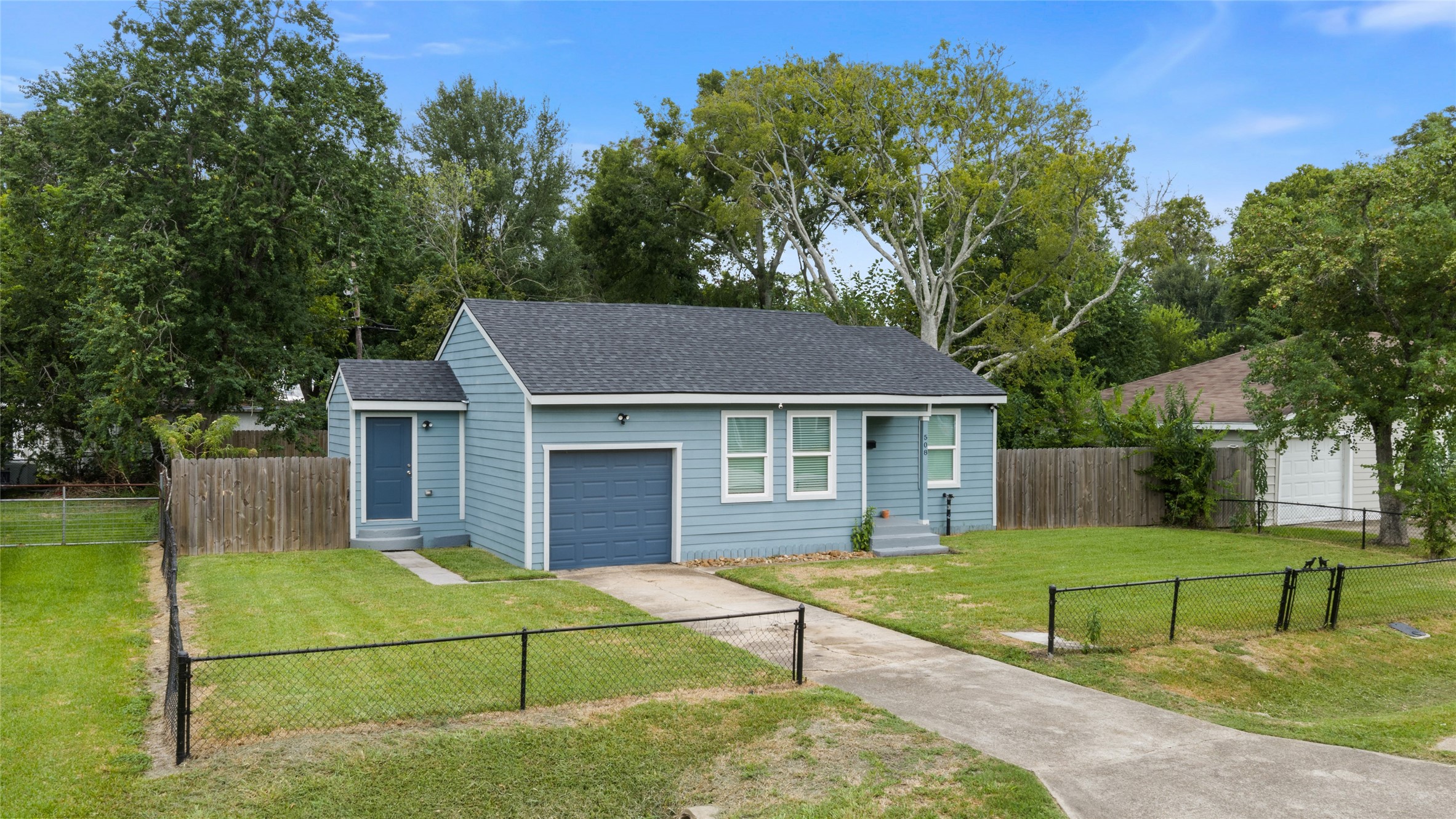 508 Azalea Drive, La Marque, TX 77568