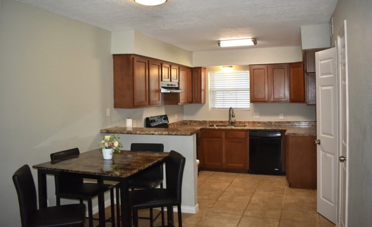 1500 Oleander Drive, La Marque, TX 77568