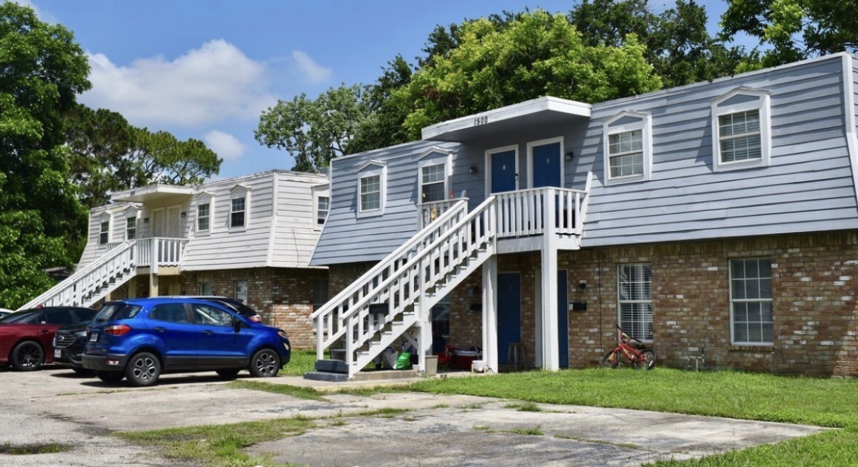 1500 Oleander Drive, La Marque, TX 77568 1500 Oleander Drive, La Marque, TX 77568