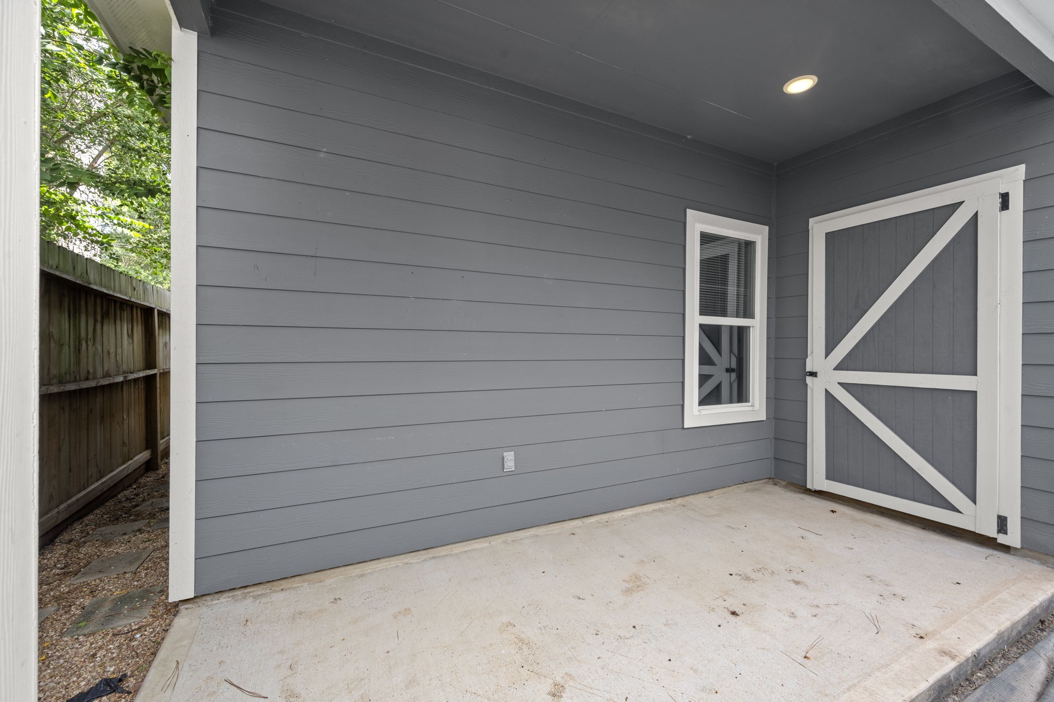 16670 Meadowcroft, Montgomery, TX 77316