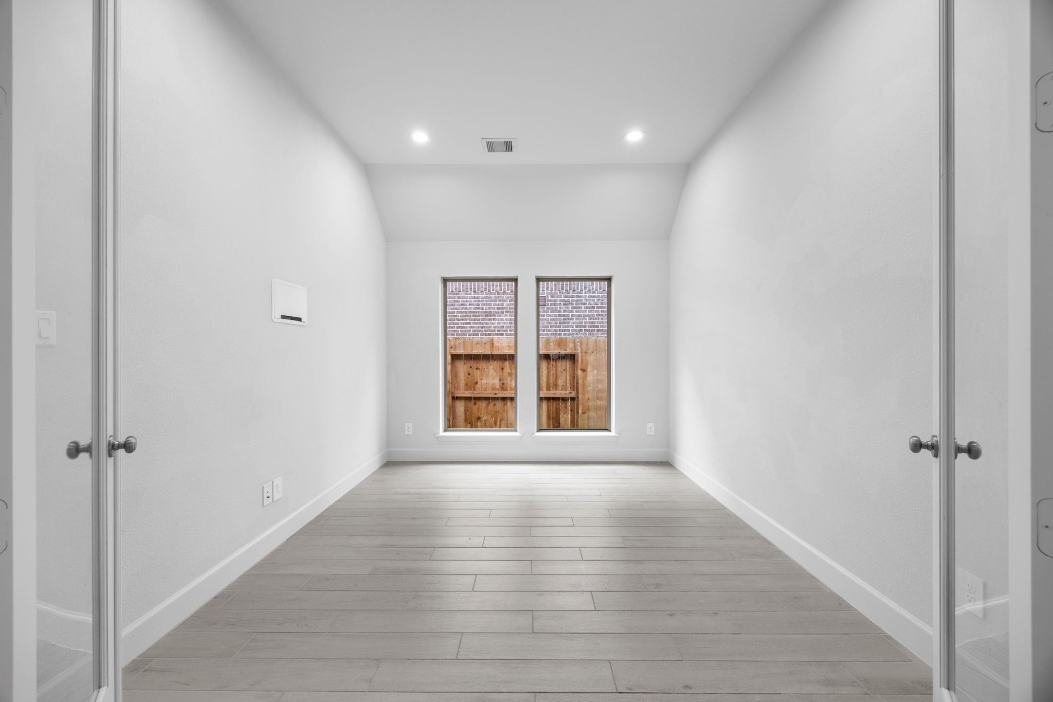 Versatile flex space with neutral finishes and natural light, ready to suit your lifestyle.