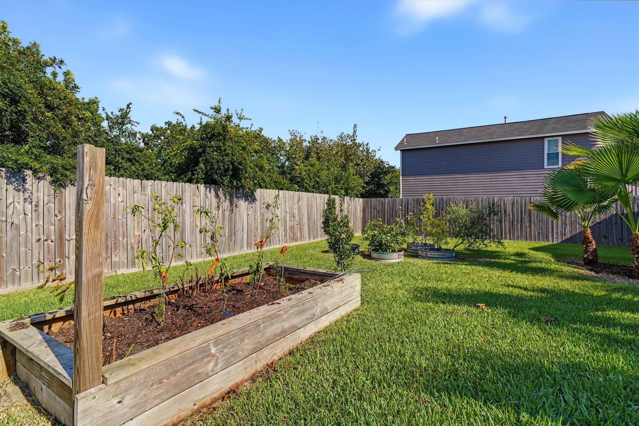 Ready for Your Garden!  Want to grow your own herbs, vegetables, or flowers? This raised garden planter is the perfect spot to create your own backyard garden and enjoy fresh homegrown goodness.