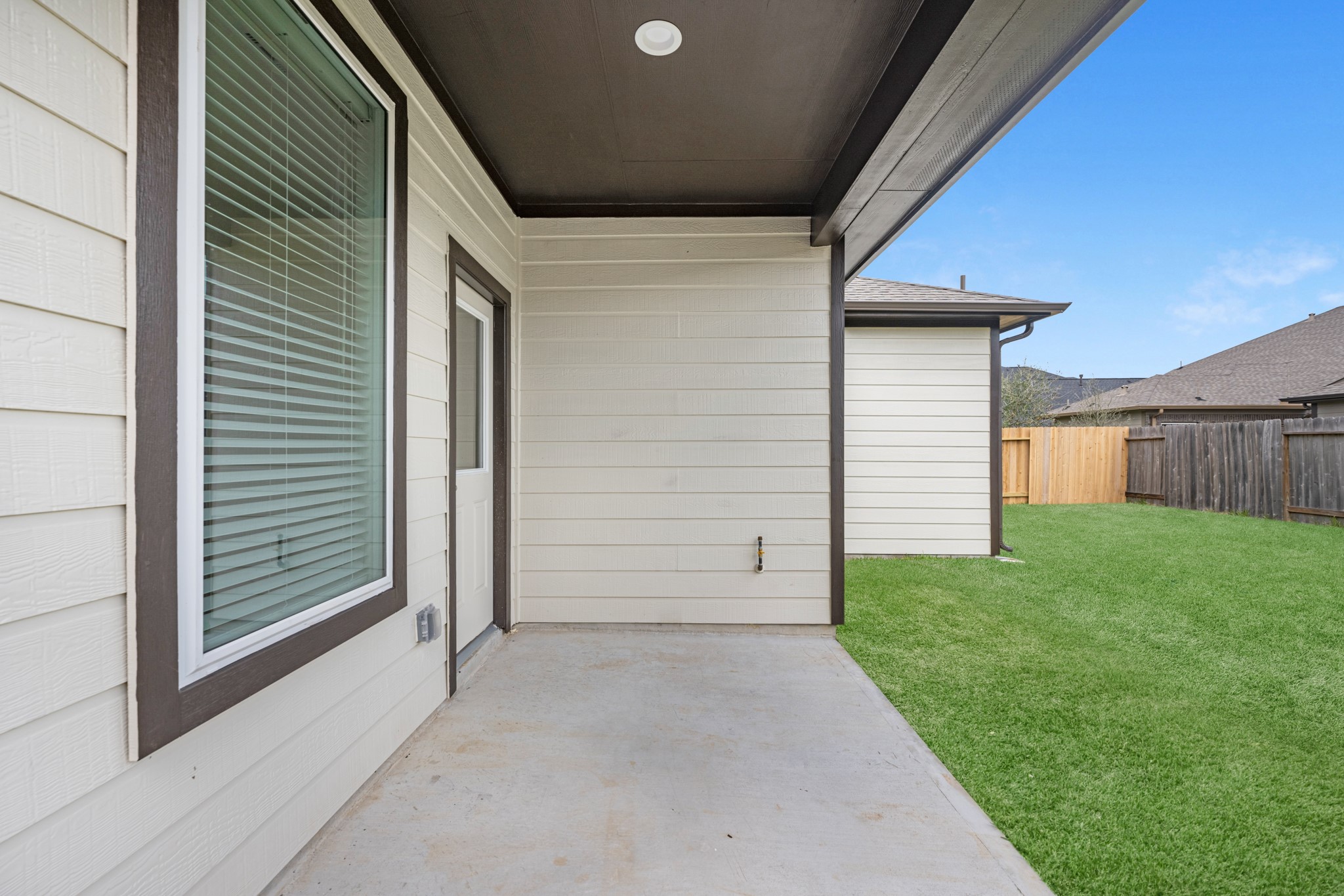 1743 Pecan Woods Lane, Conroe, TX 77301