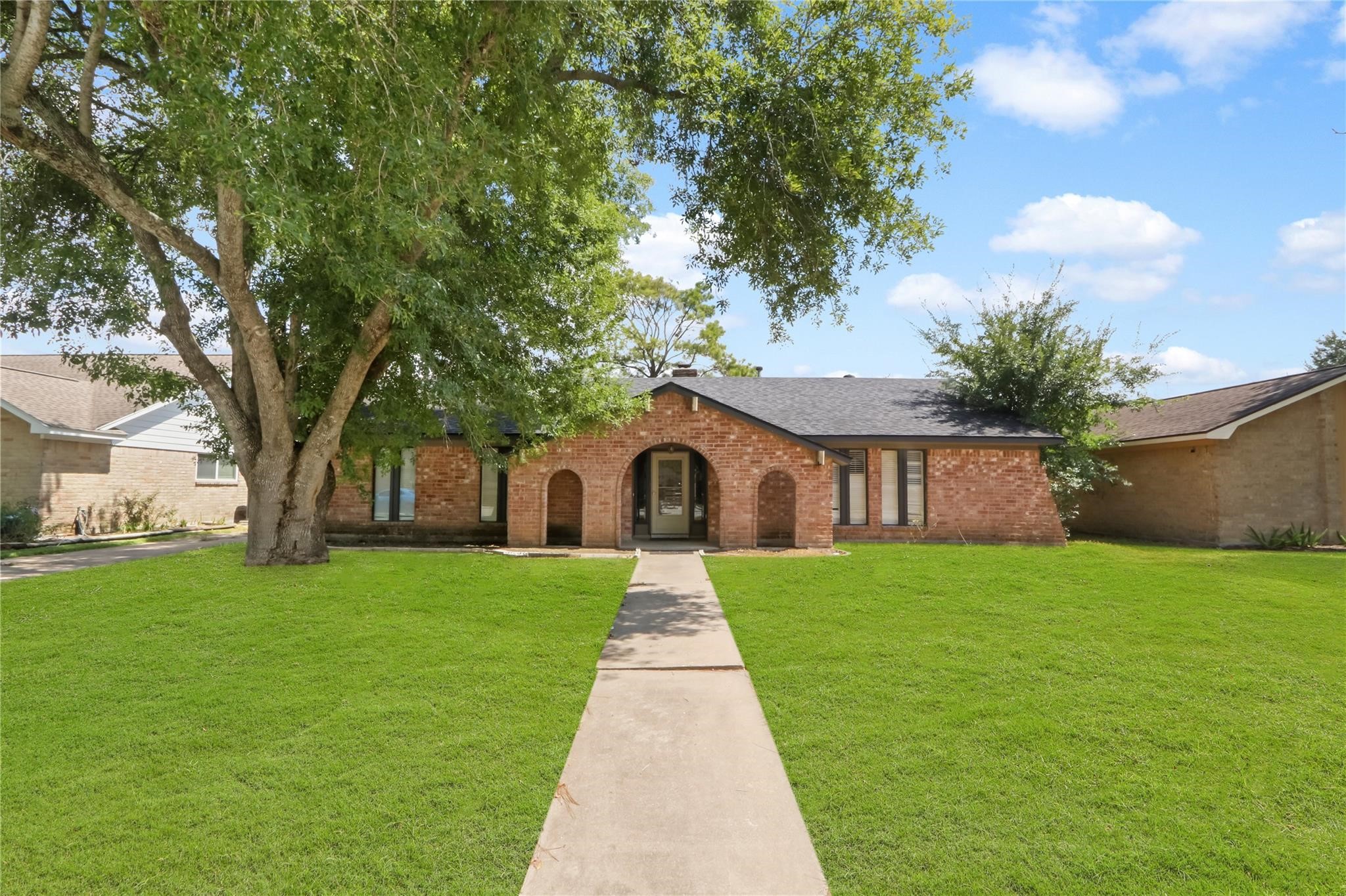 Welcome to 2403 Creek Meadows Dr, Missouri City
