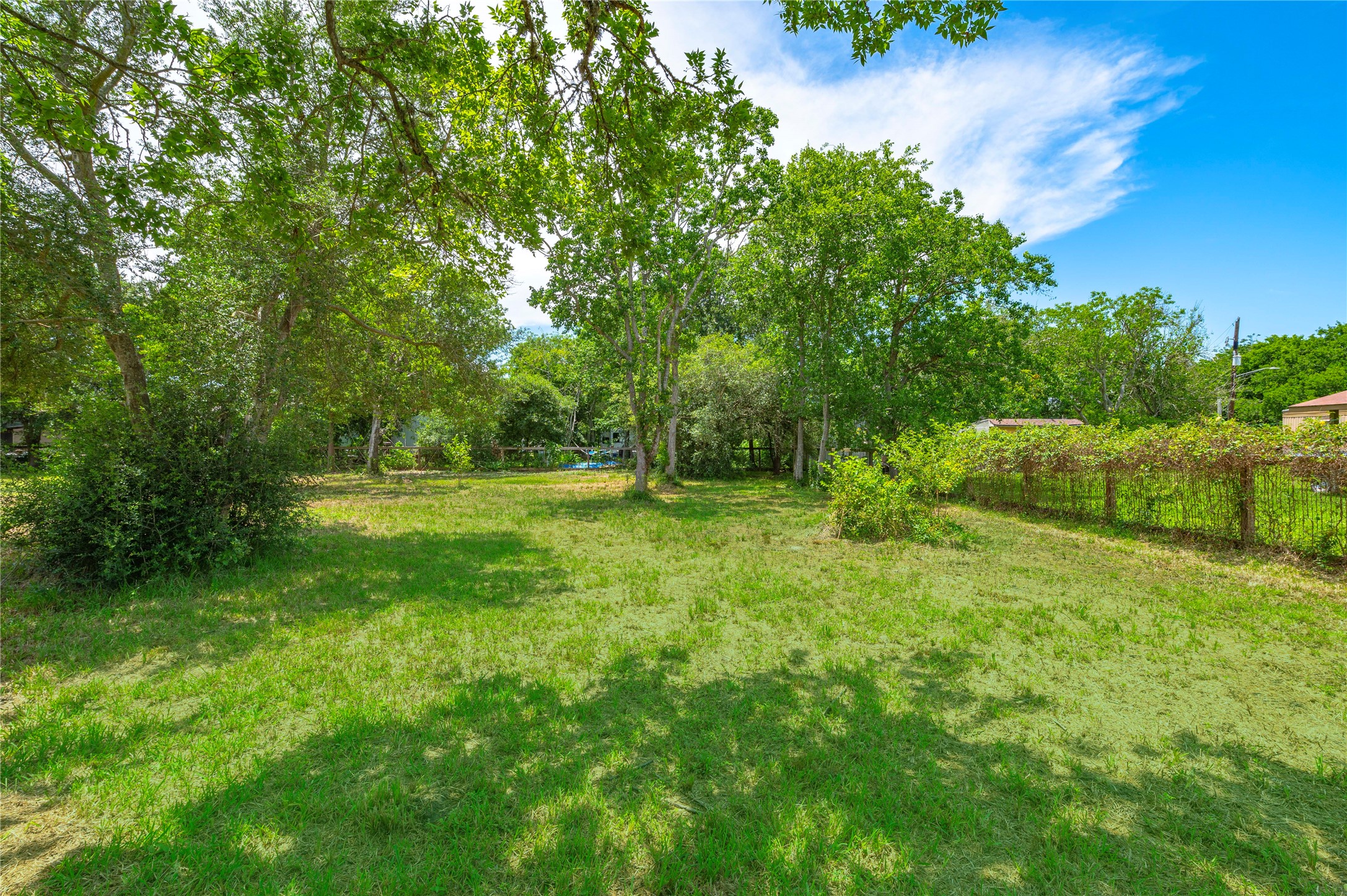 410 7th Street, San Leon, TX 77539