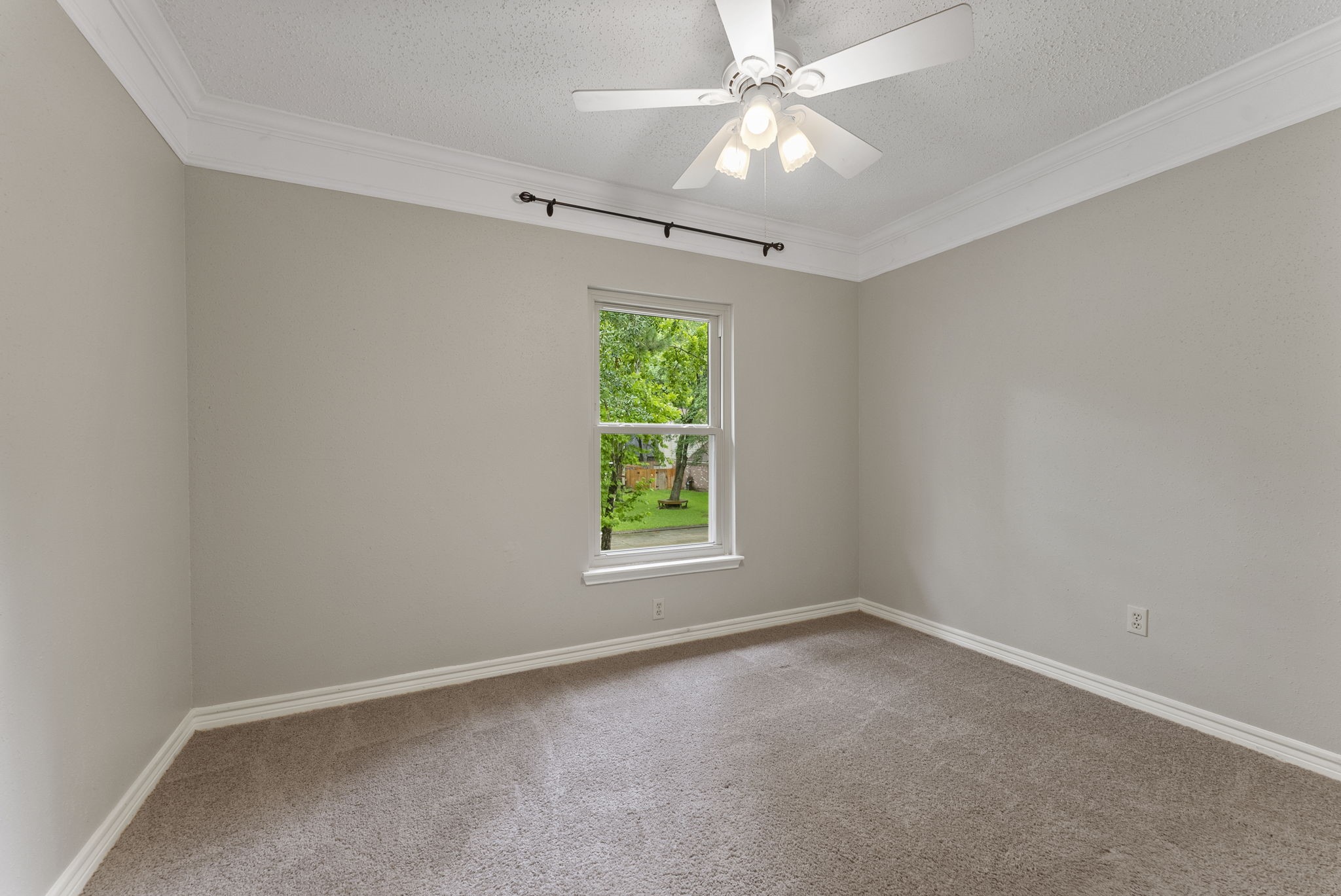 27 W Stony Bridge Court, The Woodlands, TX 77381