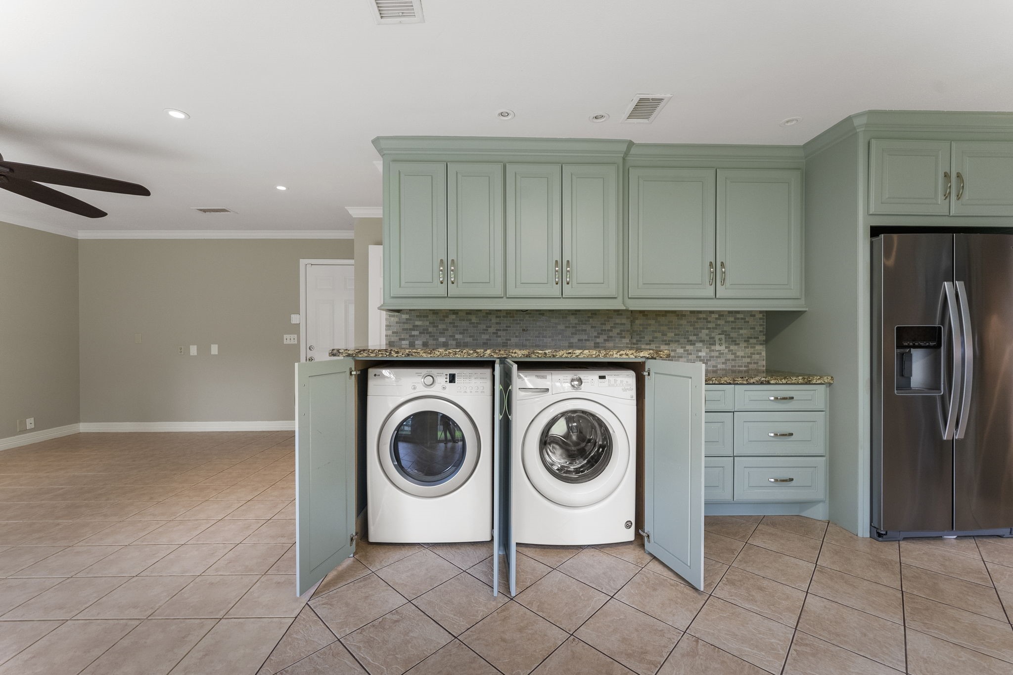 27 W Stony Bridge Court, The Woodlands, TX 77381