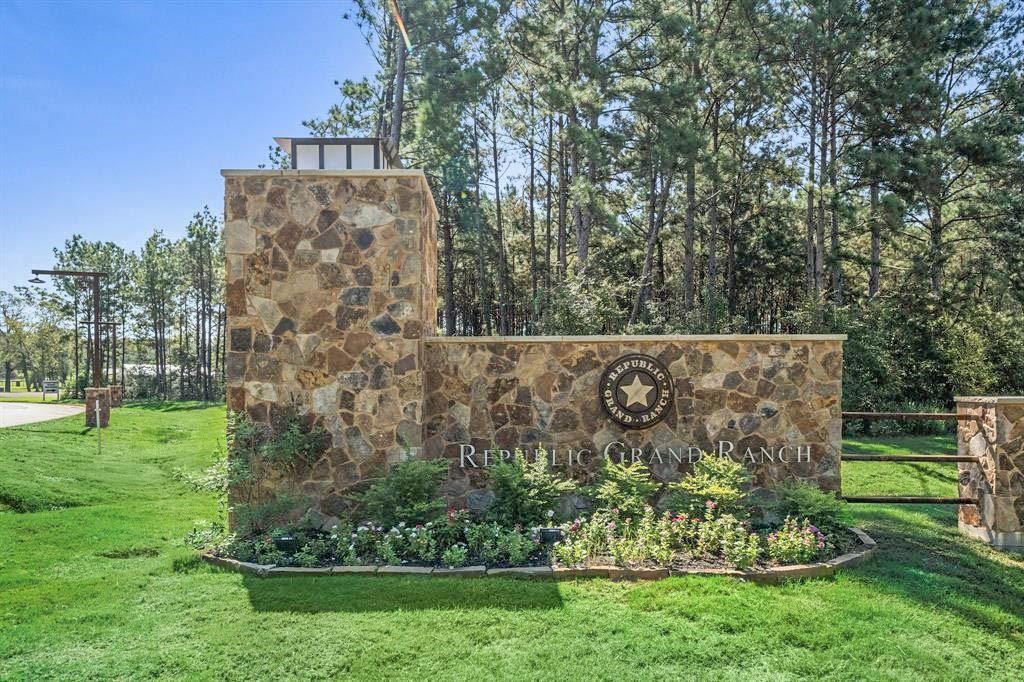 15976 Forest Mill Road, Willis, TX 77378