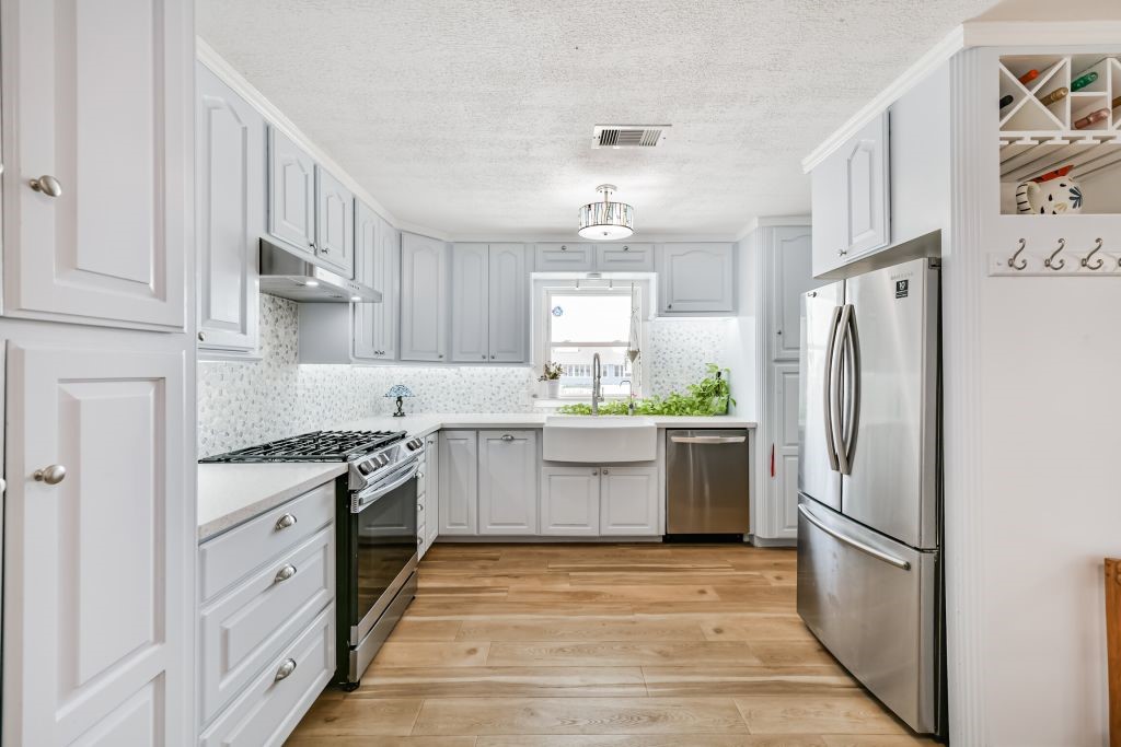 1126 Redfish Street, Bayou Vista, TX 77563