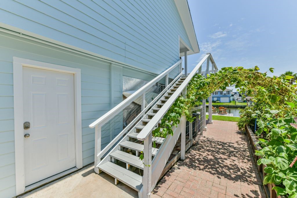 1126 Redfish Street, Bayou Vista, TX 77563