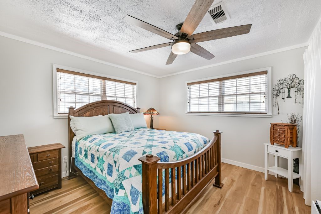 1126 Redfish Street, Bayou Vista, TX 77563