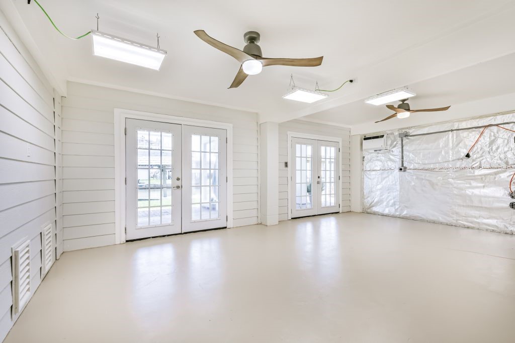 1126 Redfish Street, Bayou Vista, TX 77563