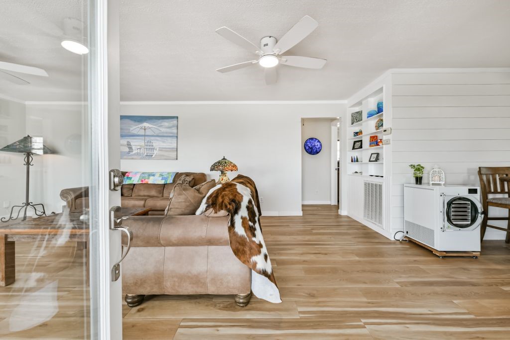1126 Redfish Street, Bayou Vista, TX 77563