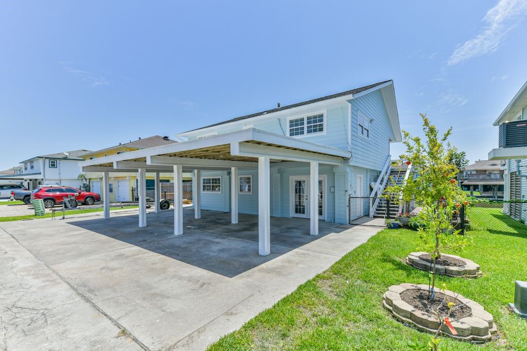 1126 Redfish Street, Bayou Vista, TX 77563