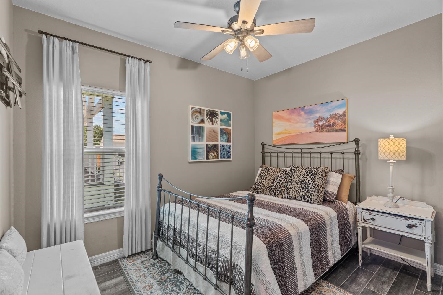 Guest bedroom with great lighting and space