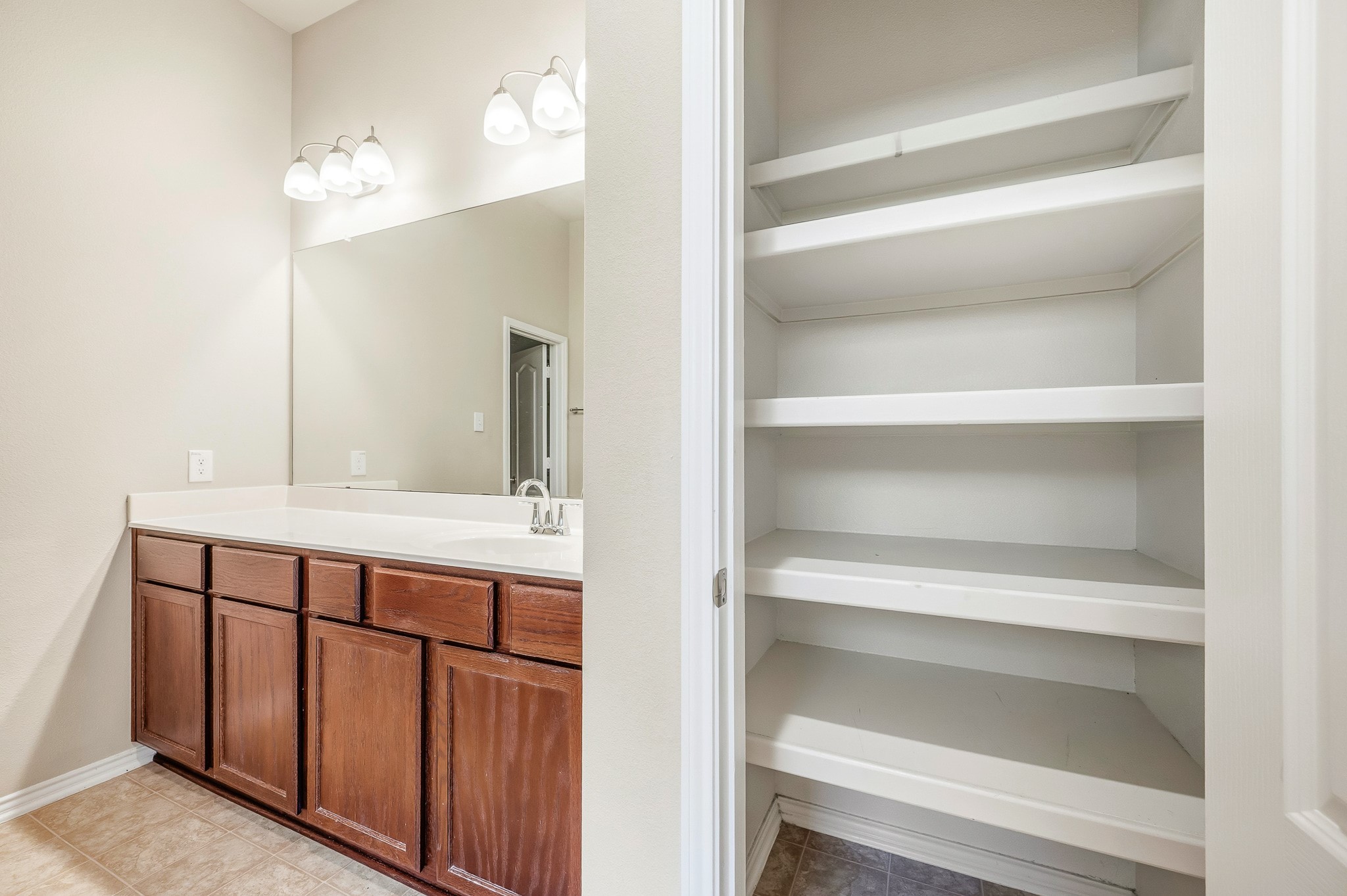 7126 Whitlow Wonder Lane, Houston, TX 77086