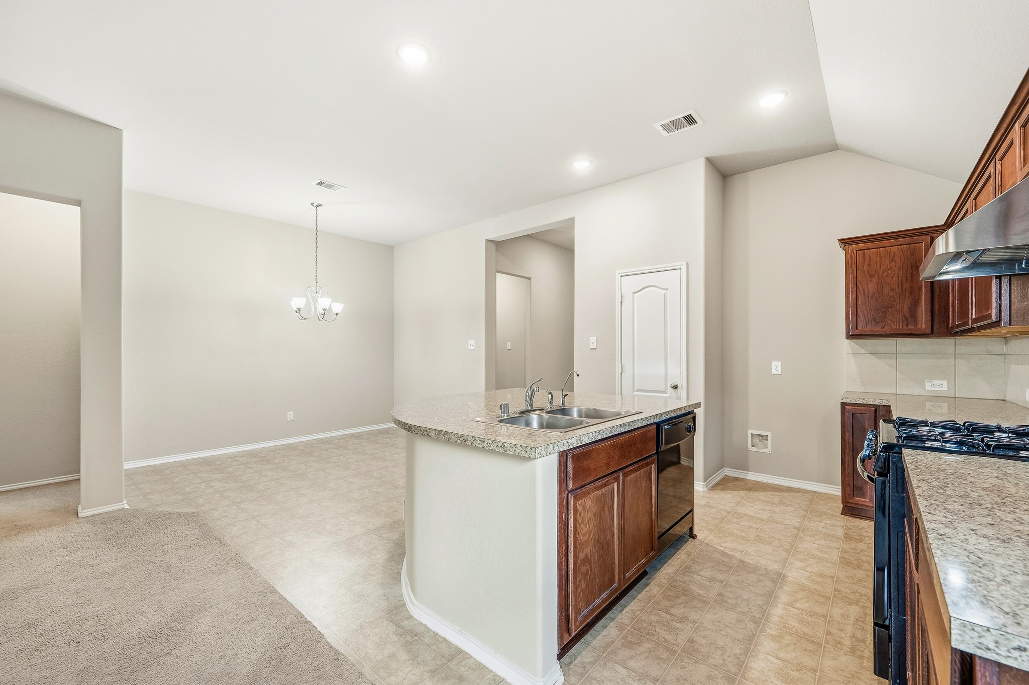 7126 Whitlow Wonder Lane, Houston, TX 77086