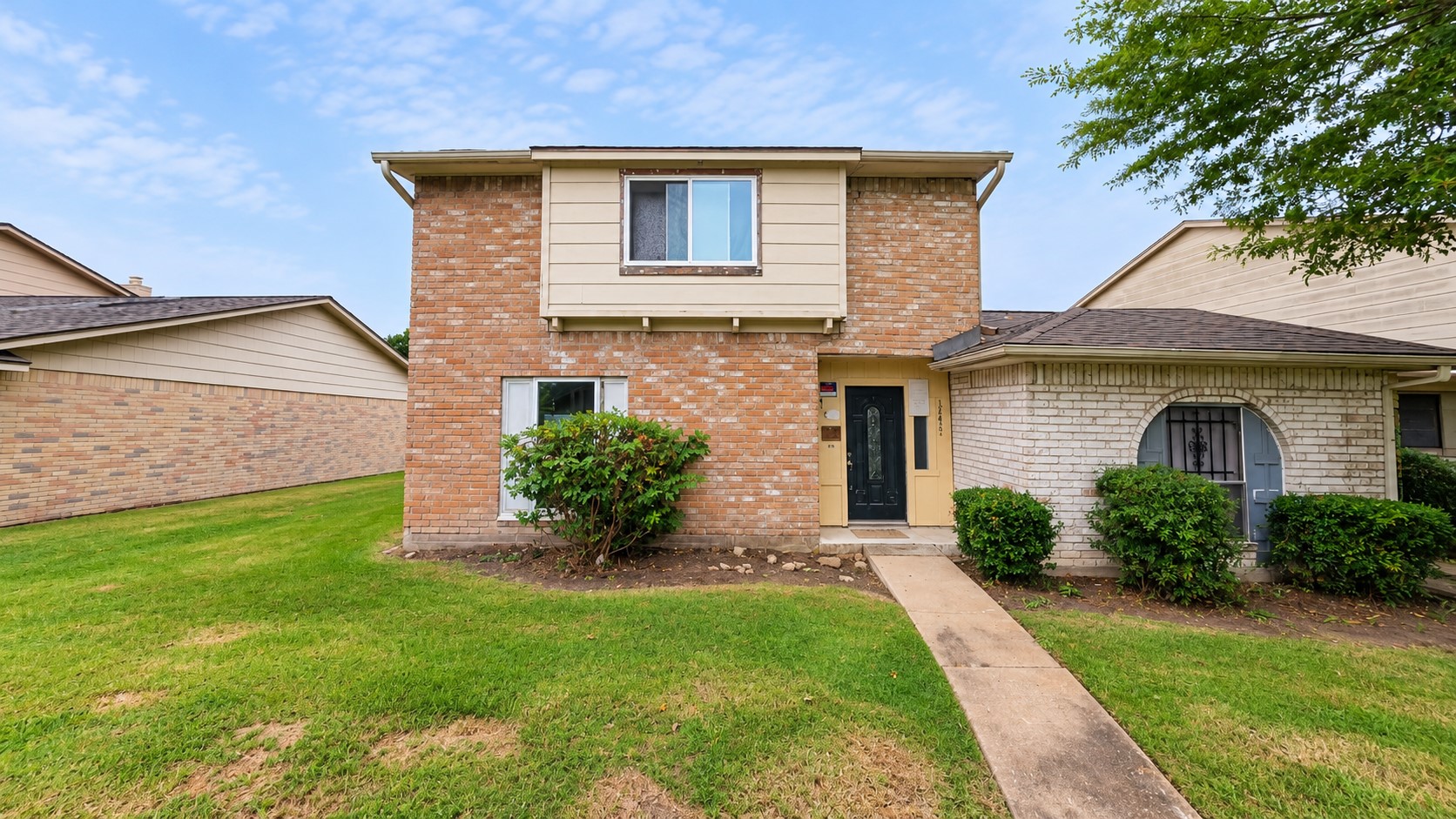 12829 Clarewood Drive, Houston, TX 77072 12829 Clarewood Drive, Houston, TX 77072