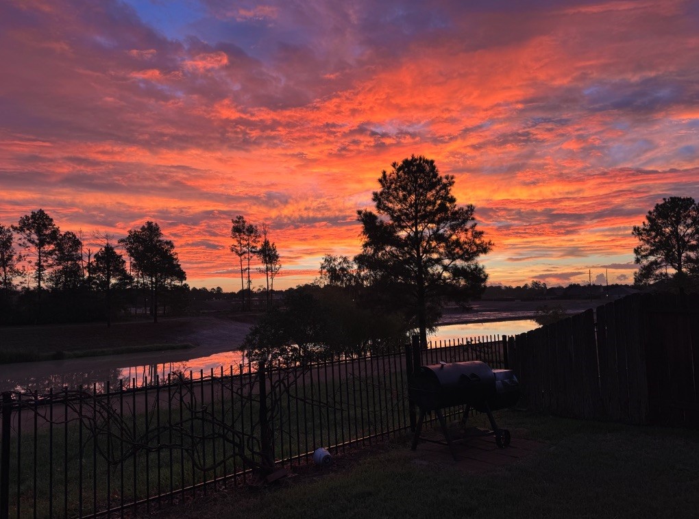 Step outside your back gate to a neighborhood pond, green space, and walking trail with Grand Oaks High School nearby.