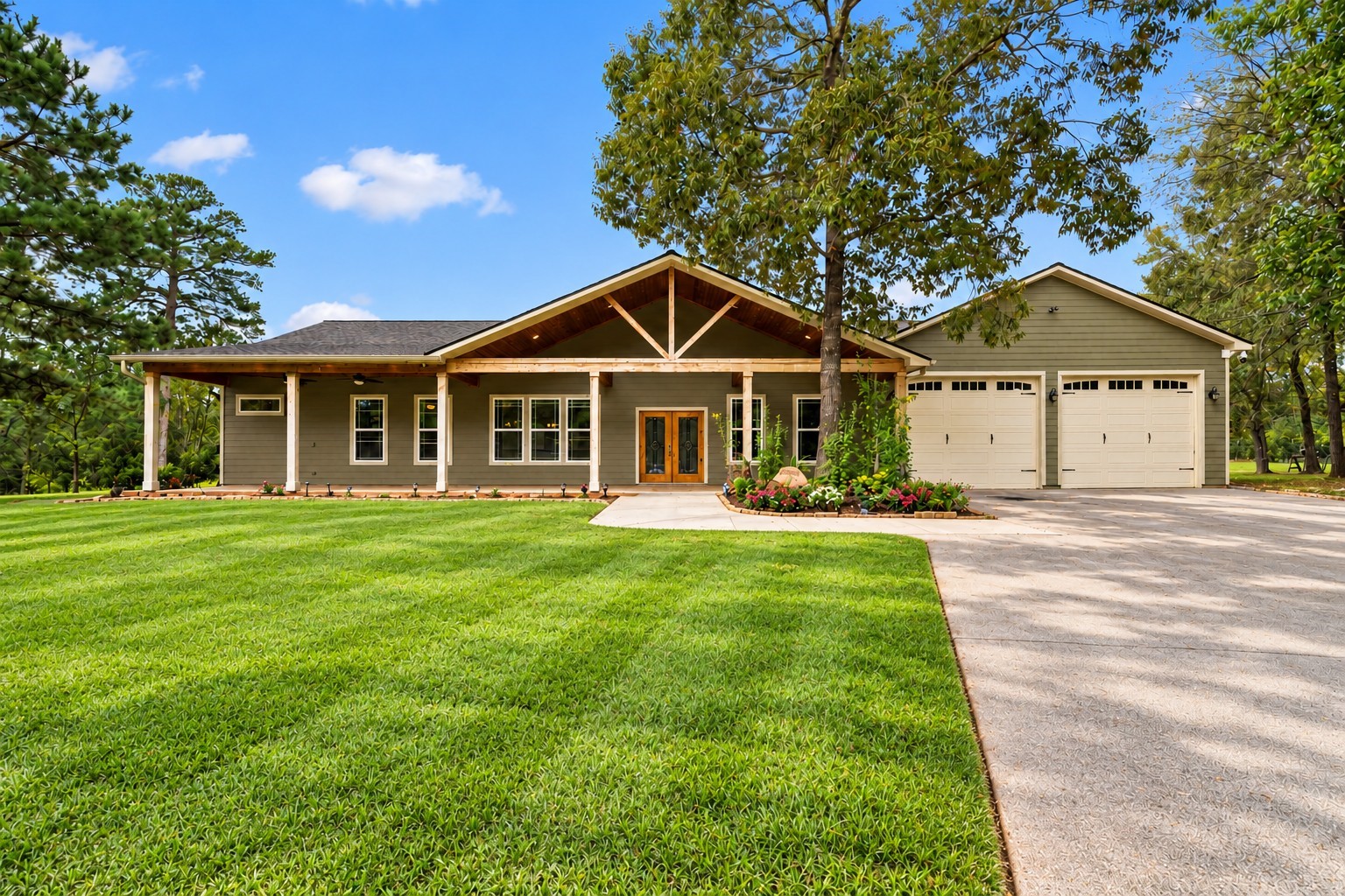 Welcome to your country home in Montgomery. Welcome to your country home in Montgomery.