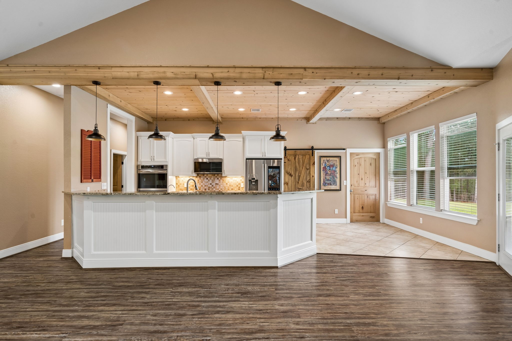 Kitchen with eat in area