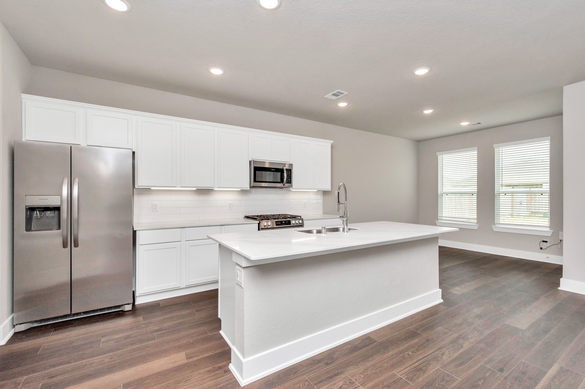 1233 Scarlet Creek Drive, Rosharon, TX 77583