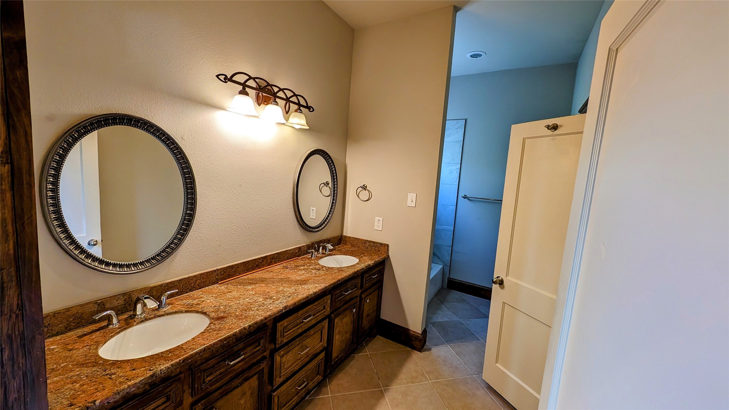 702 Paschall Street, #B, Houston, TX 77009