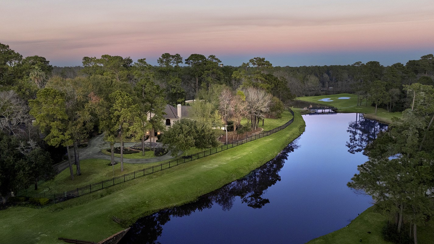 32 Palmer Woods Drive, The Woodlands, TX 77381