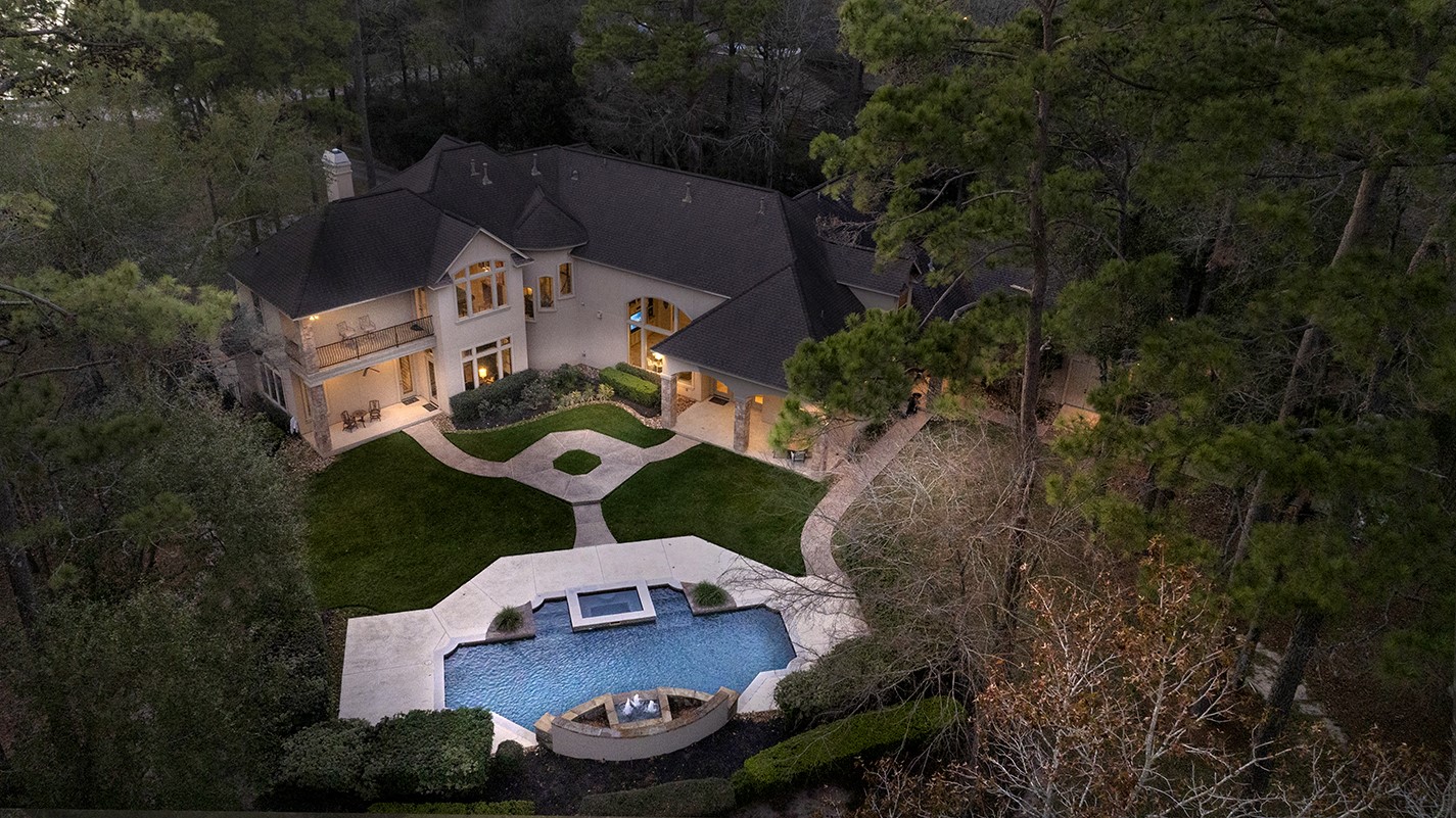 32 Palmer Woods Drive, The Woodlands, TX 77381