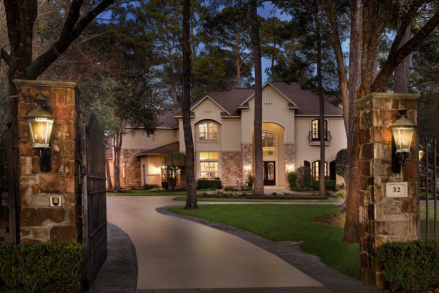 32 Palmer Woods Drive, The Woodlands, TX 77381