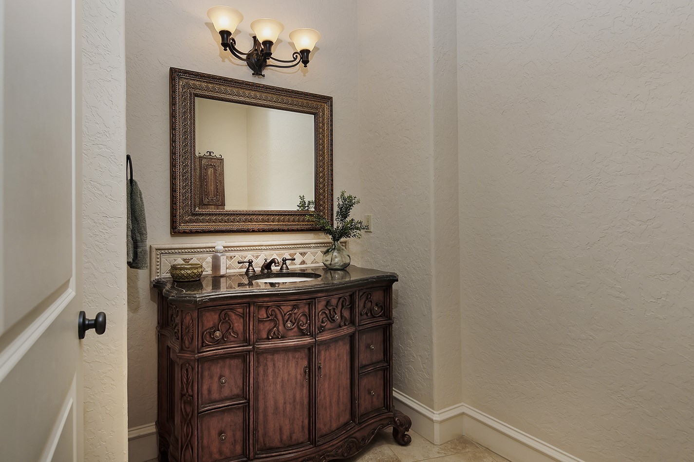 32 Palmer Woods Drive, The Woodlands, TX 77381