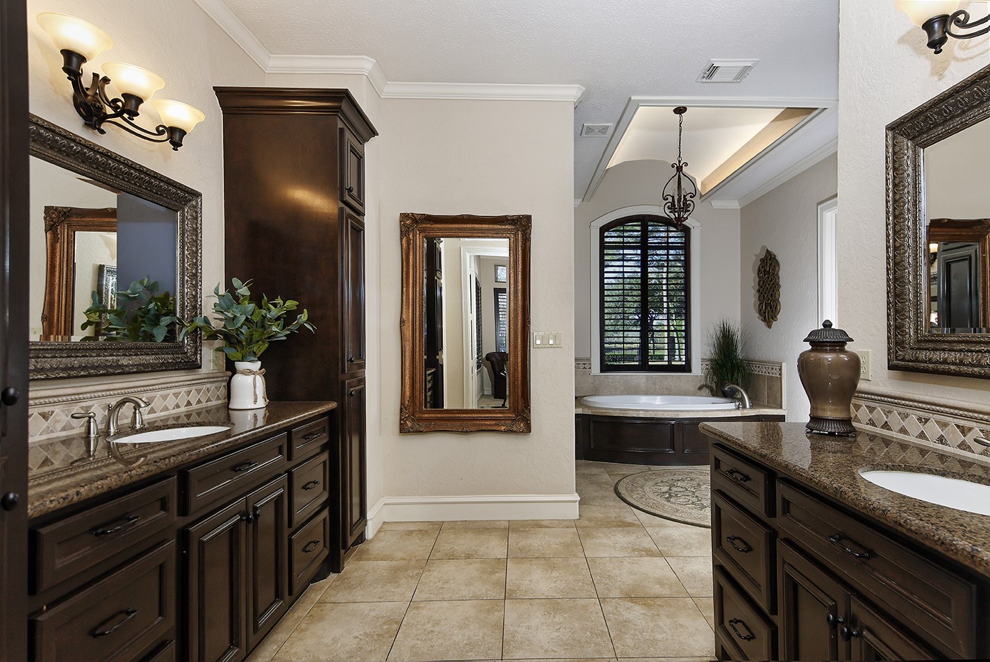32 Palmer Woods Drive, The Woodlands, TX 77381