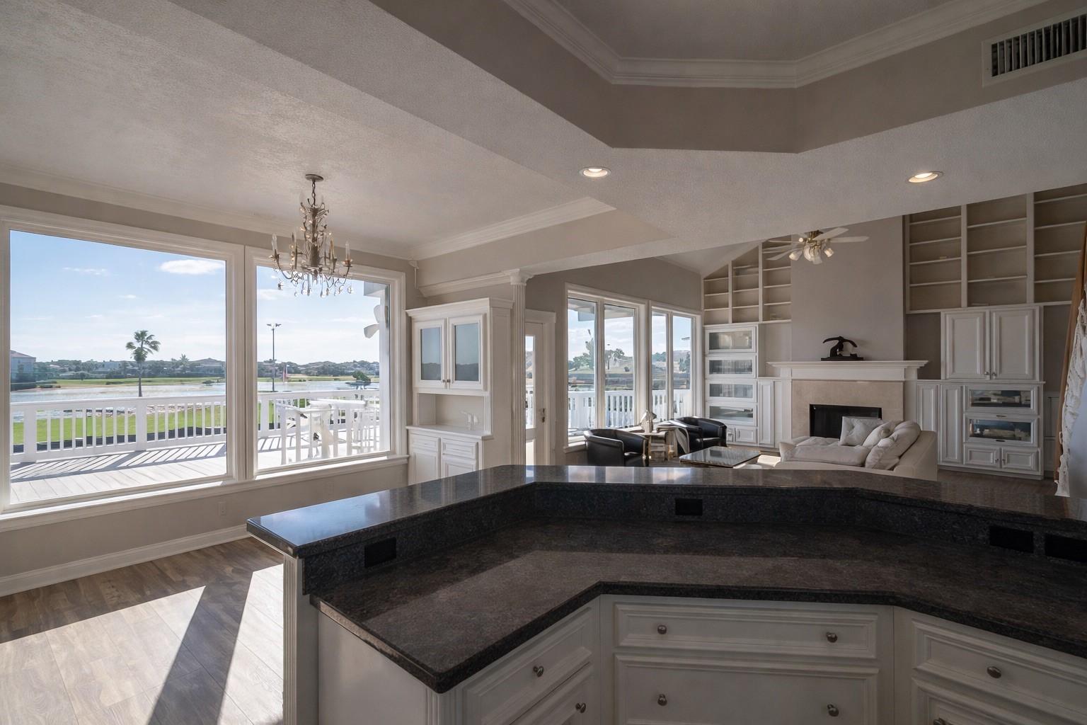 Kitchen island overlooking the water
