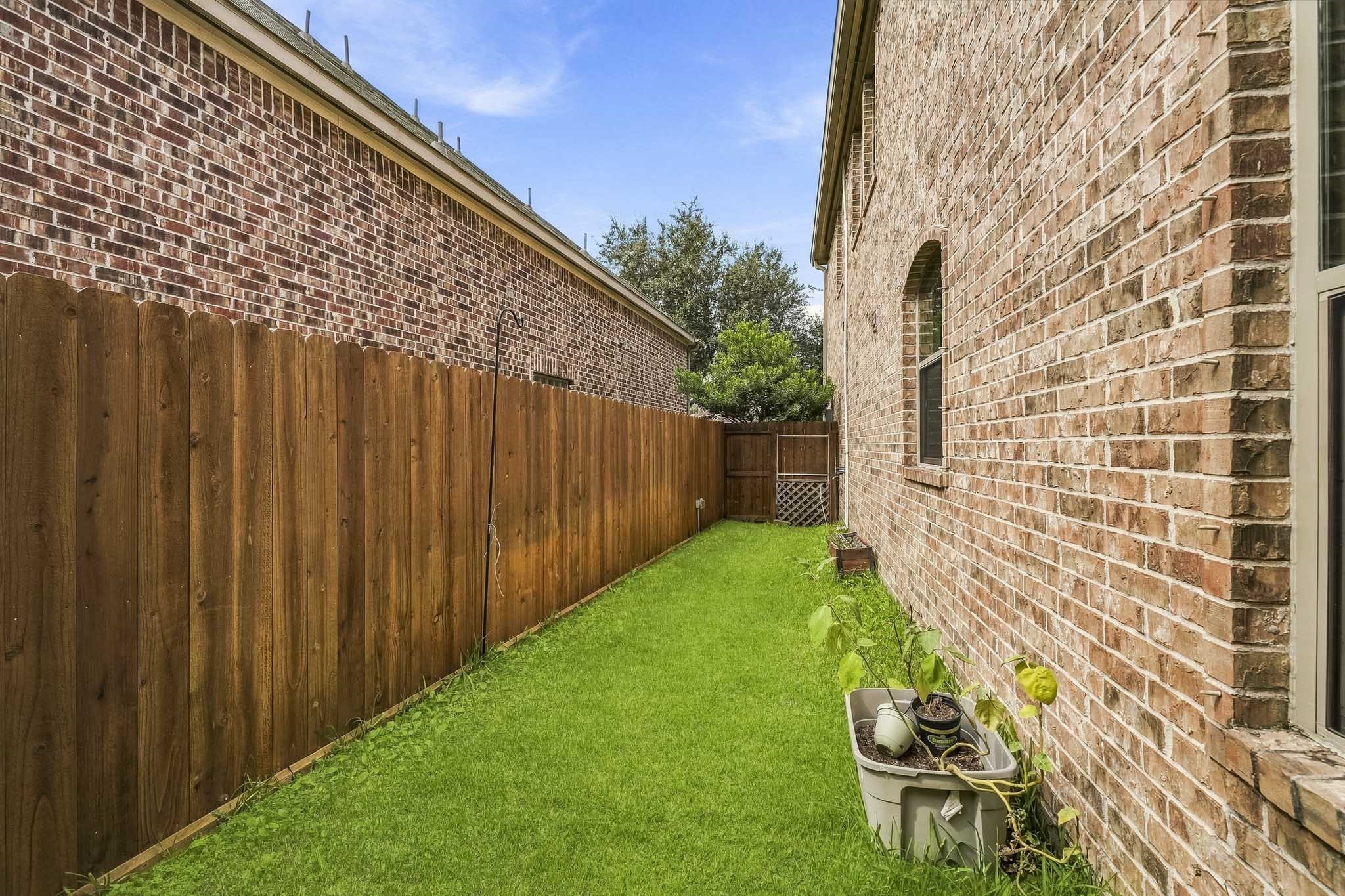 2804 Veneto Court, League City, TX 77573