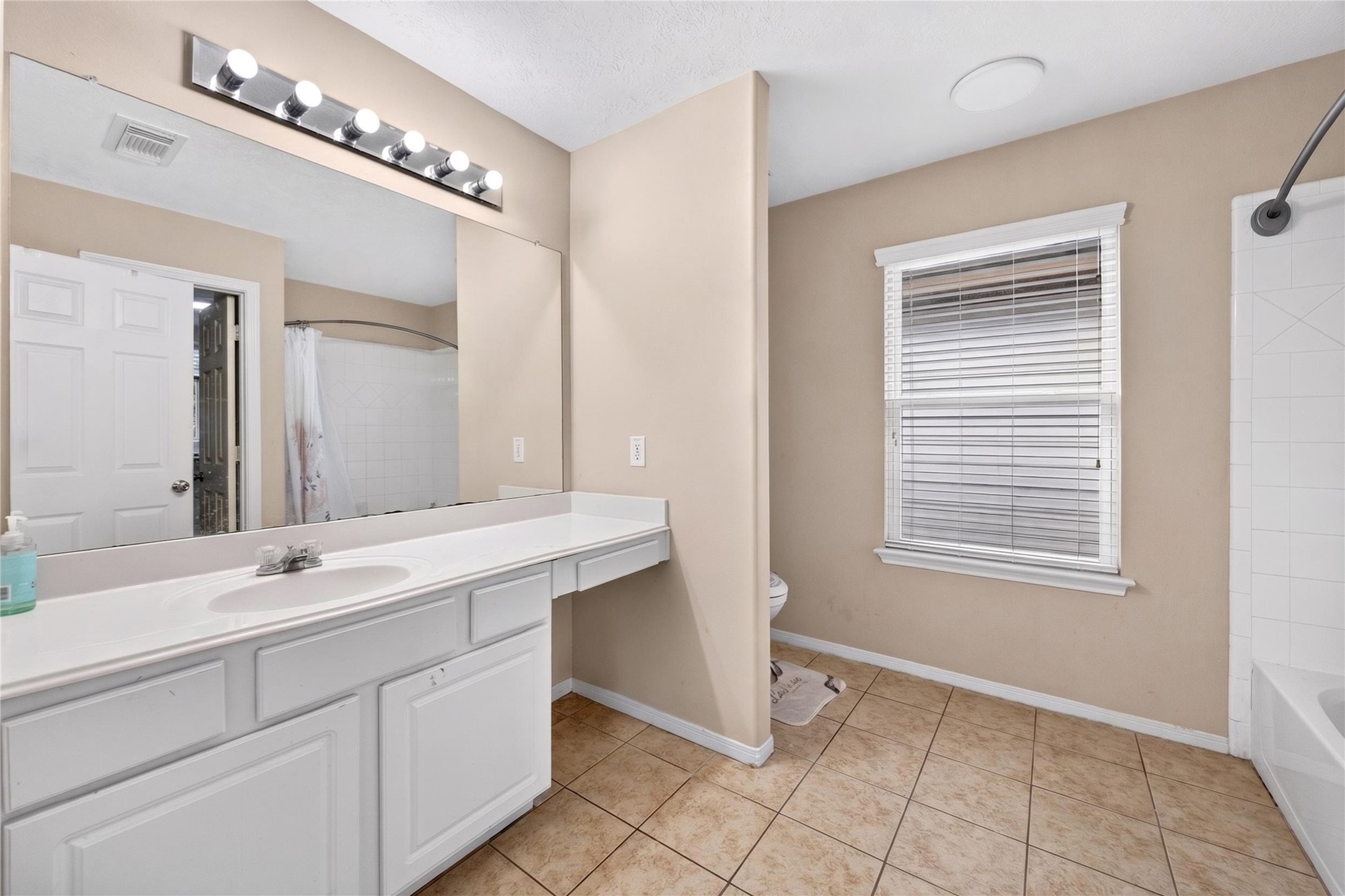 14919 Gray Ridge Drive, Houston, TX 77082