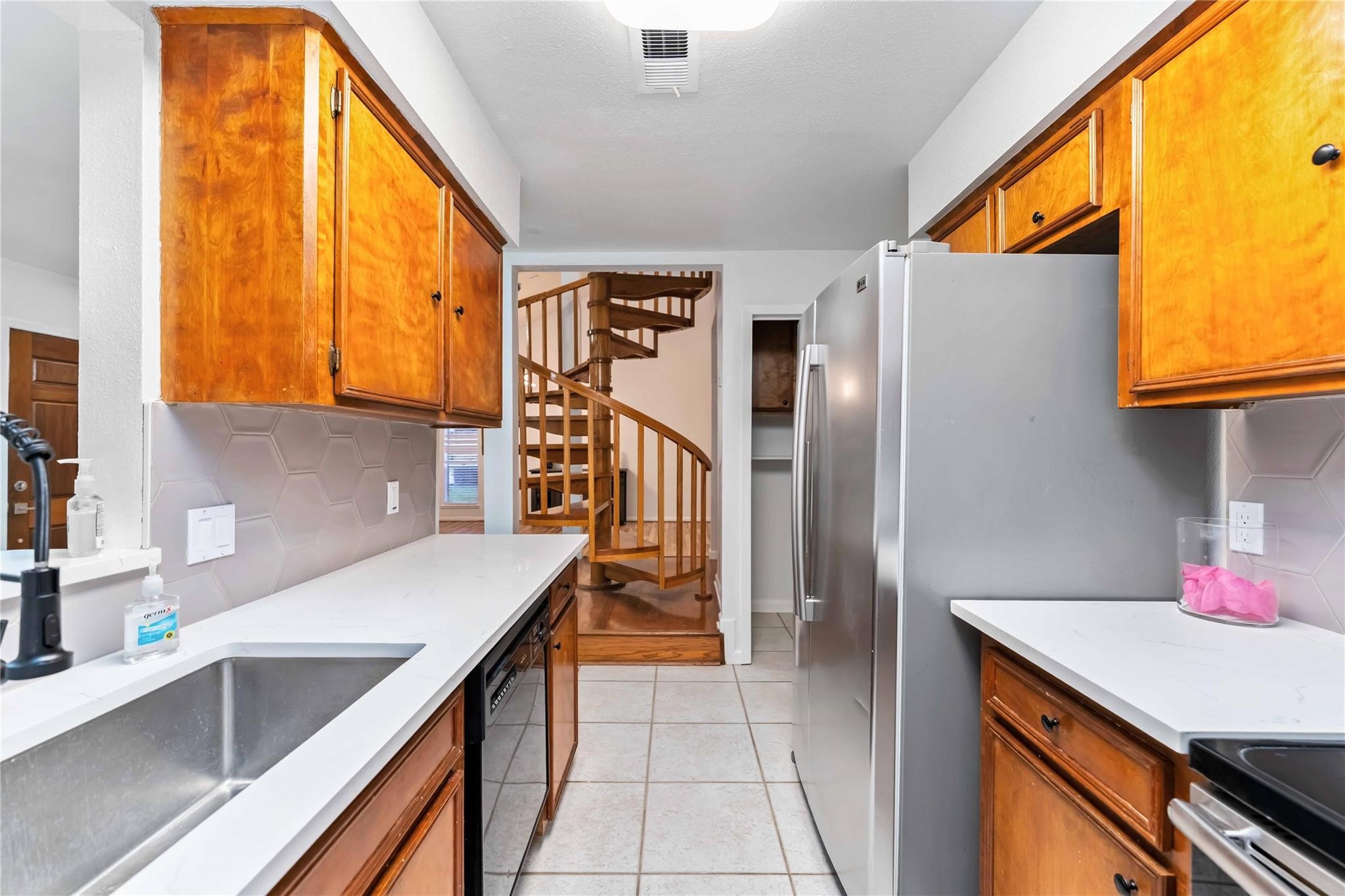 13911 Hollowgreen Drive, Houston, TX 77082 13911 Hollowgreen Drive, Houston, TX 77082