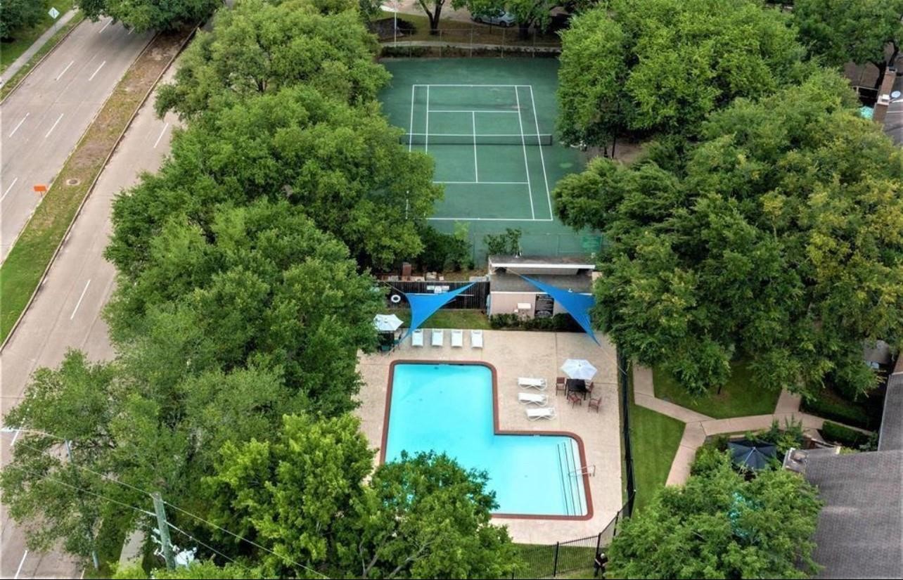 13911 Hollowgreen Drive, Houston, TX 77082