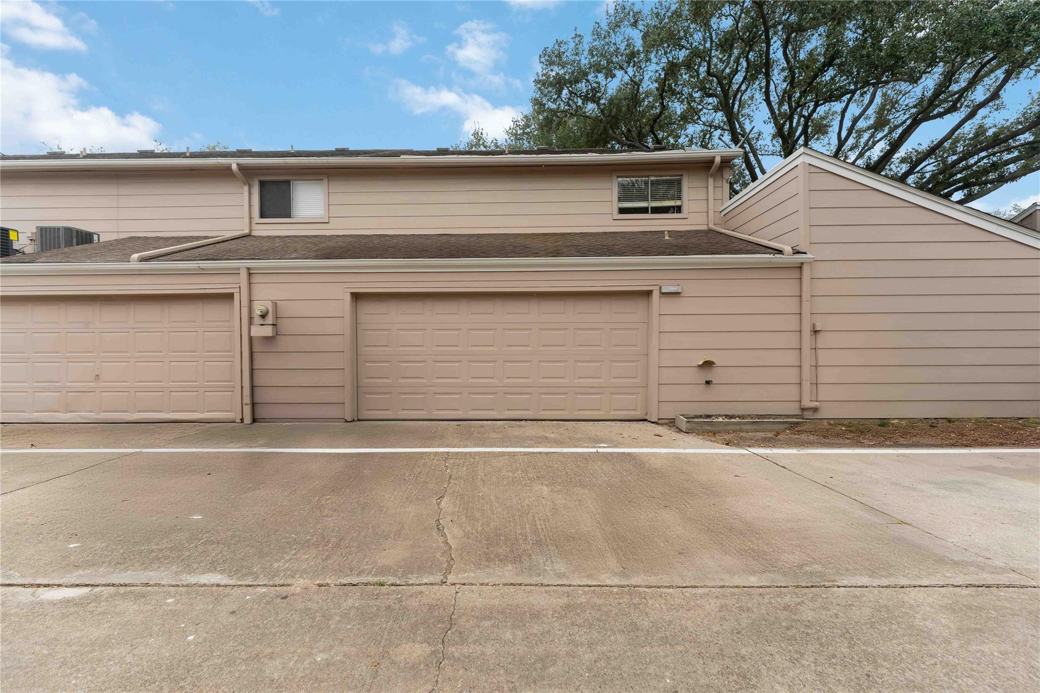 13911 Hollowgreen Drive, Houston, TX 77082