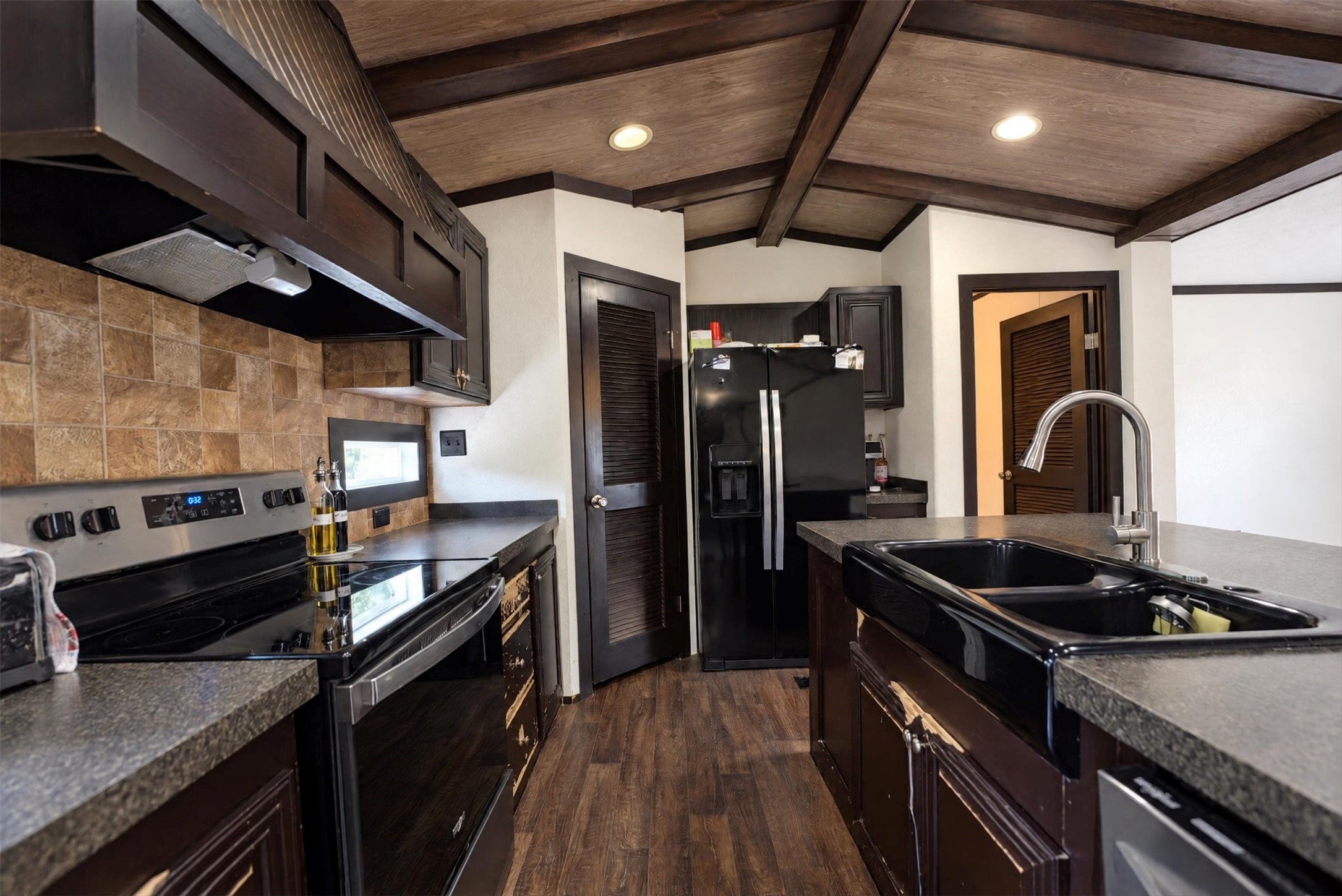 11350 Hillcrest Drive, Conroe, TX 77303