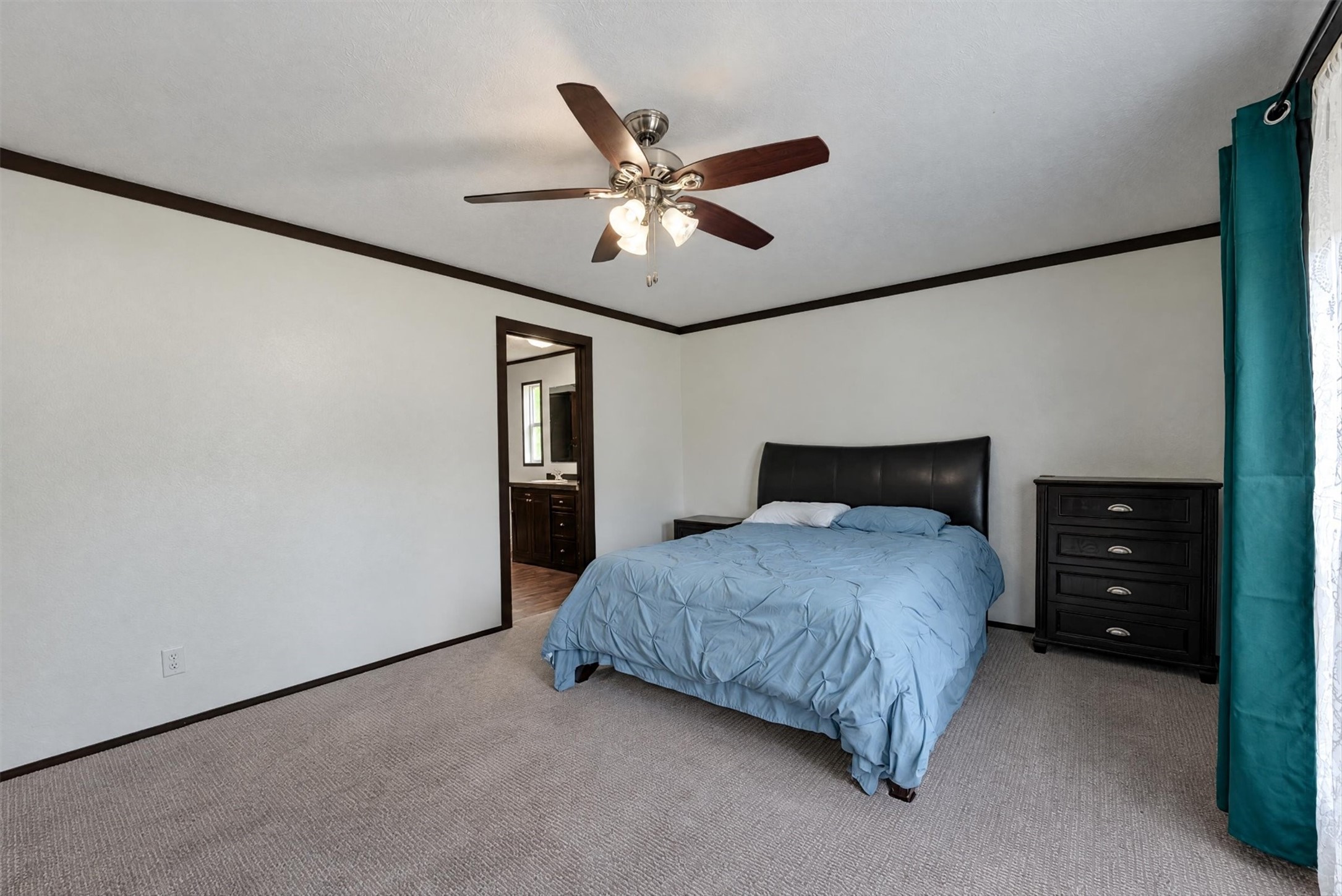 11350 Hillcrest Drive, Conroe, TX 77303