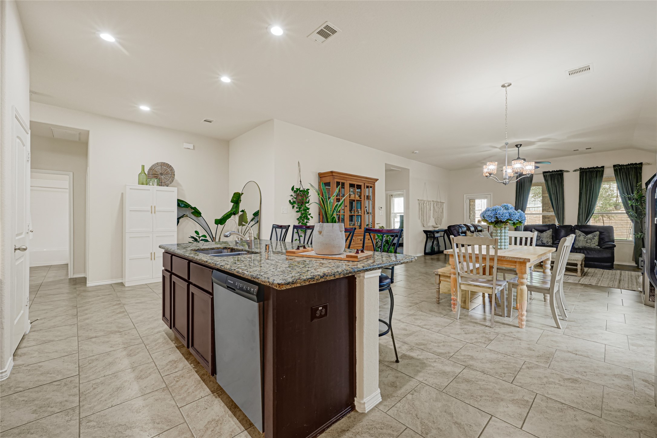 8422 Coral Cove Pass Lane, Conroe, TX 77304