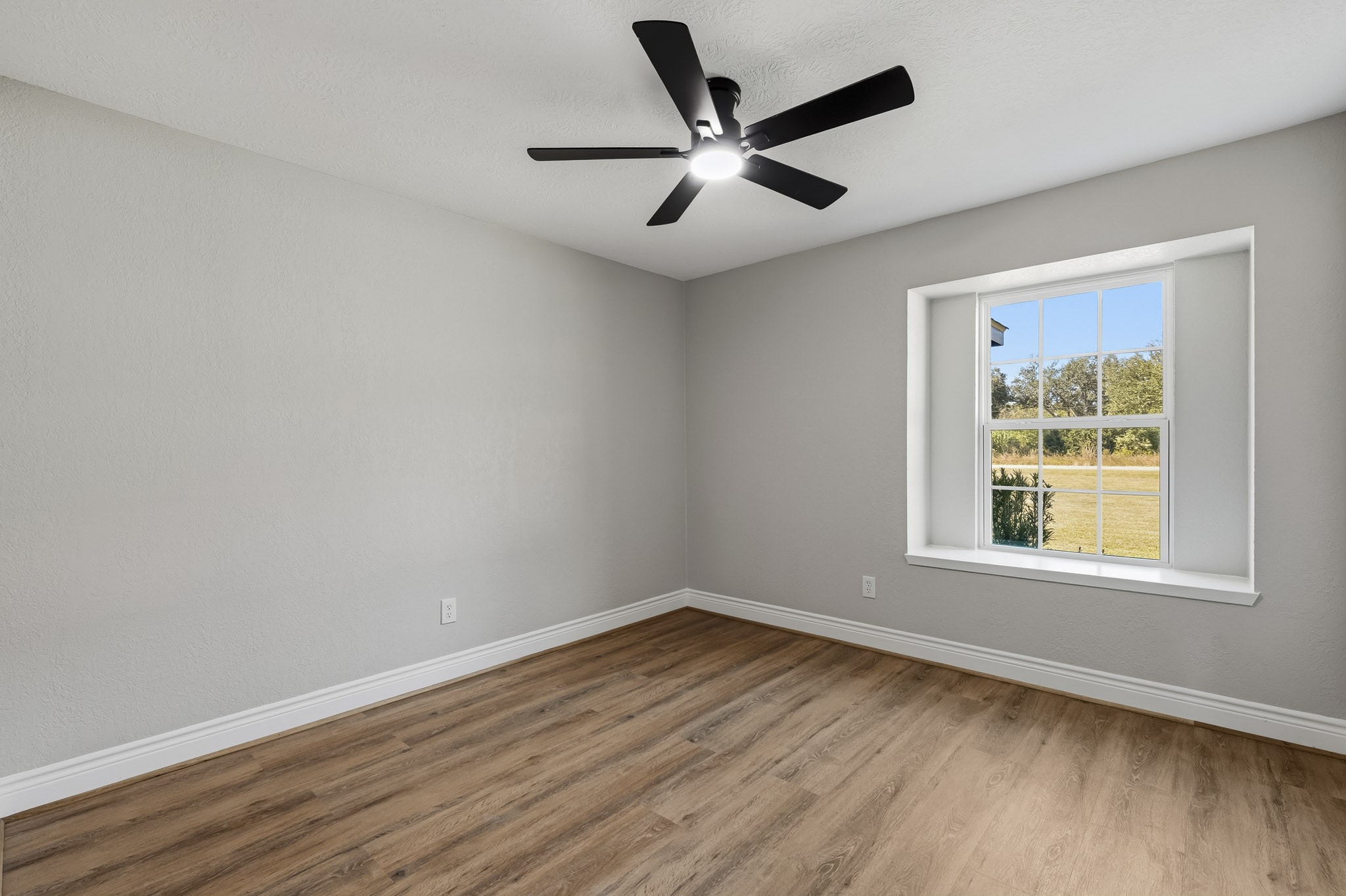 119 Avenue J, Dickinson, TX 77539