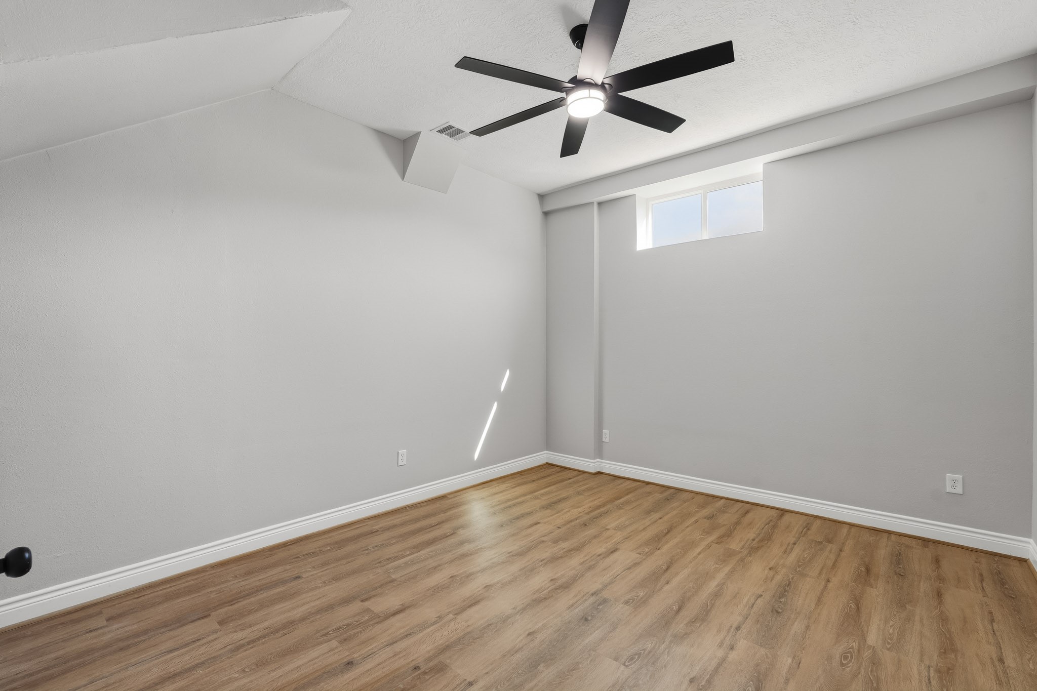 119 Avenue J, Dickinson, TX 77539