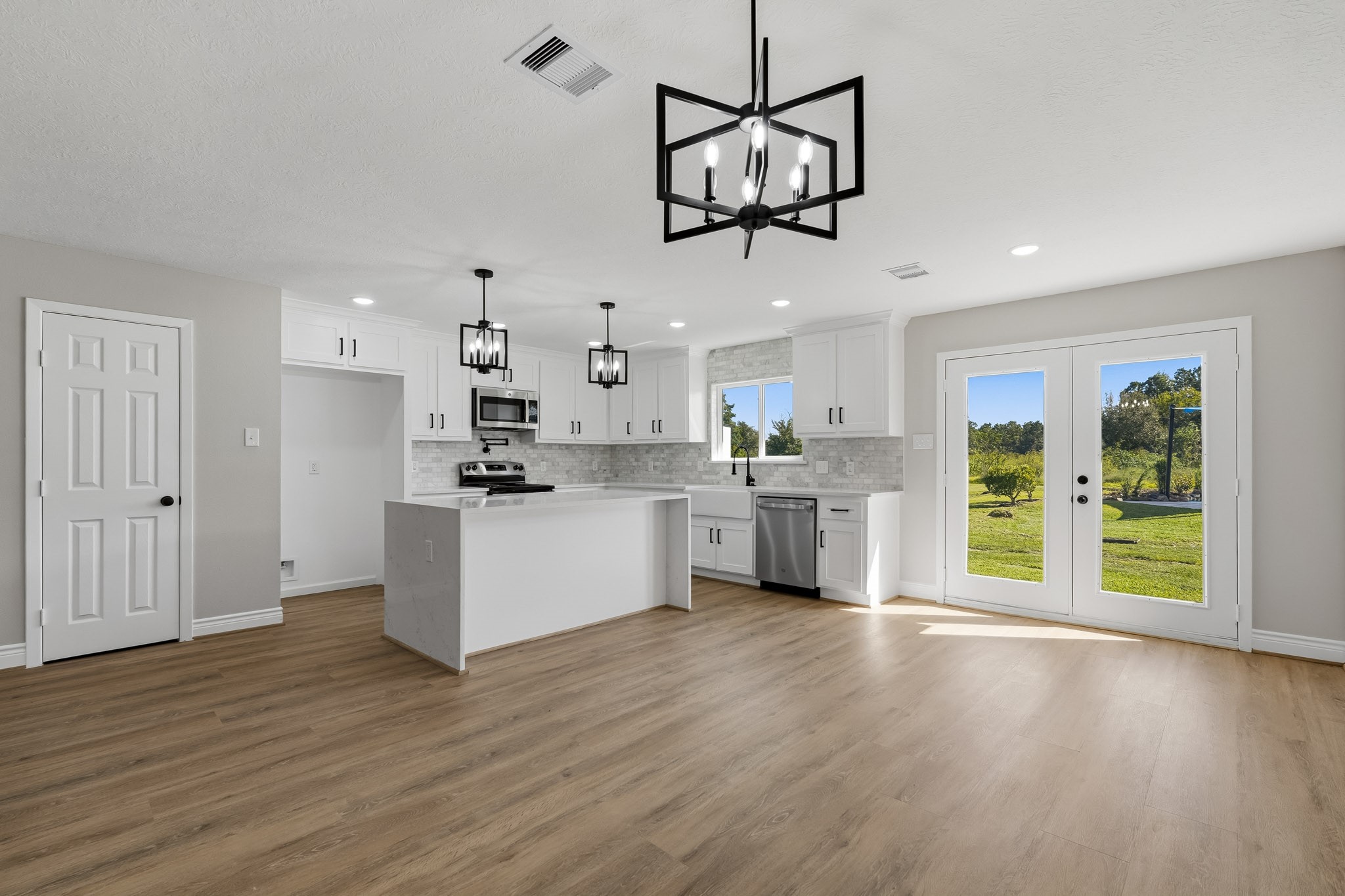 119 Avenue J, Dickinson, TX 77539