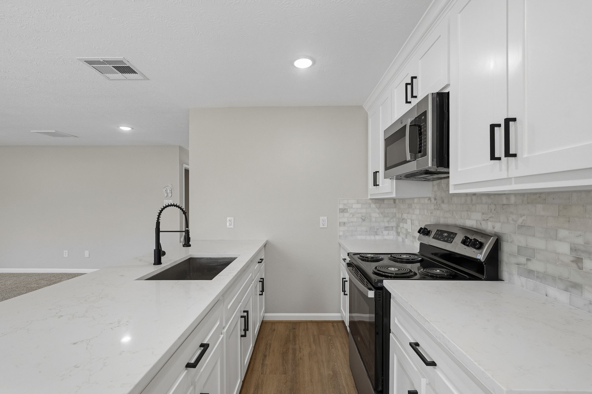 119 Avenue J, Dickinson, TX 77539