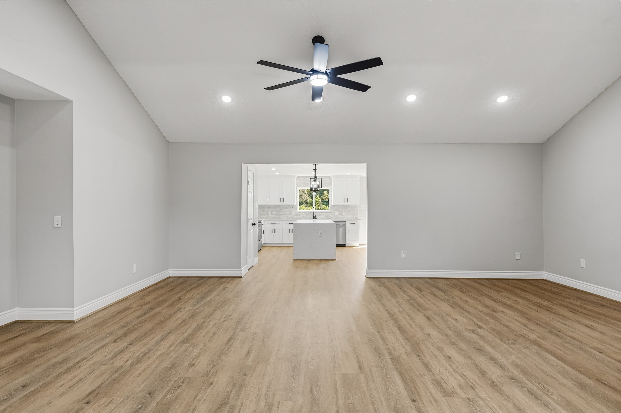 119 Avenue J, Dickinson, TX 77539