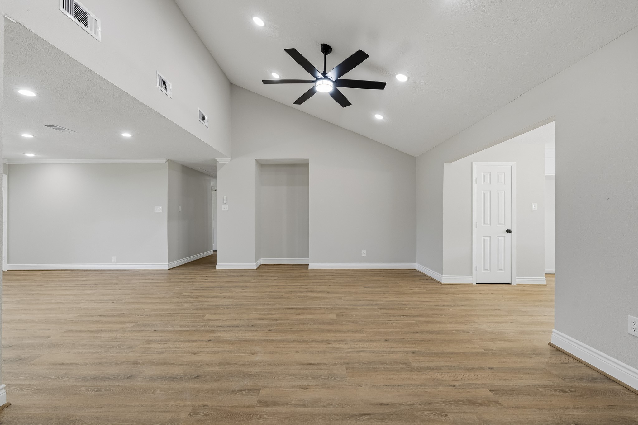 119 Avenue J, Dickinson, TX 77539