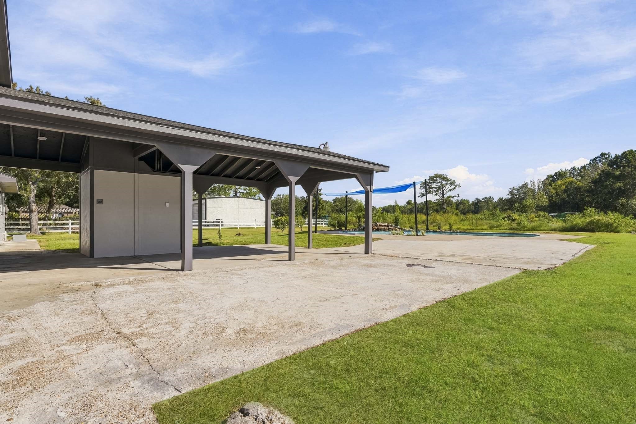 119 Avenue J, Dickinson, TX 77539